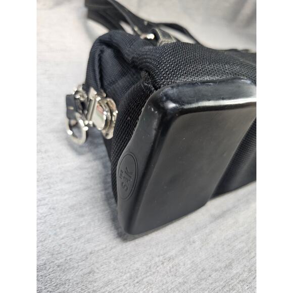 The Sak Black Rectangular woven shoulder bag with floral print liner - Picture 2 of 11